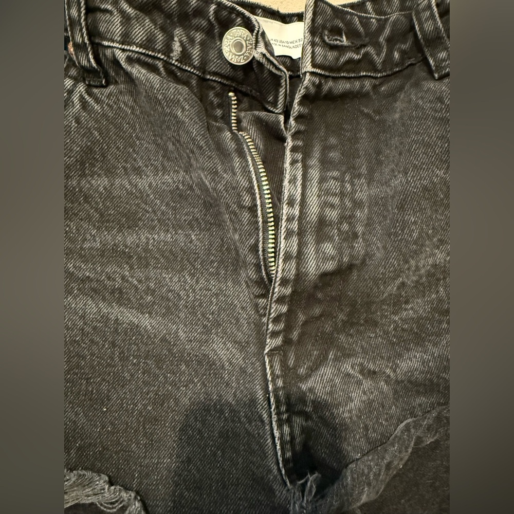ZARA Black‎ Distressed Denim Shorts Size 10 - Picture 5 of 5